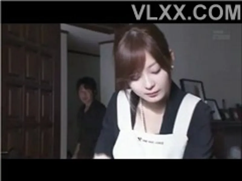 ông chồng đi làm ăn, cô vợ ở nhà bị người yêu của chị gái cưỡng hiếp