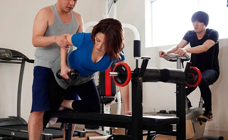 ông chồng phát hiện bà xã "đi ngoài" với huấn luyện viên thể hình